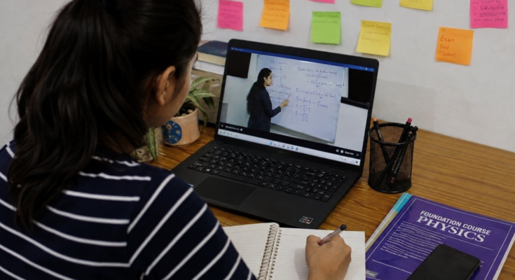 How Online Classes Make Education More Flexible